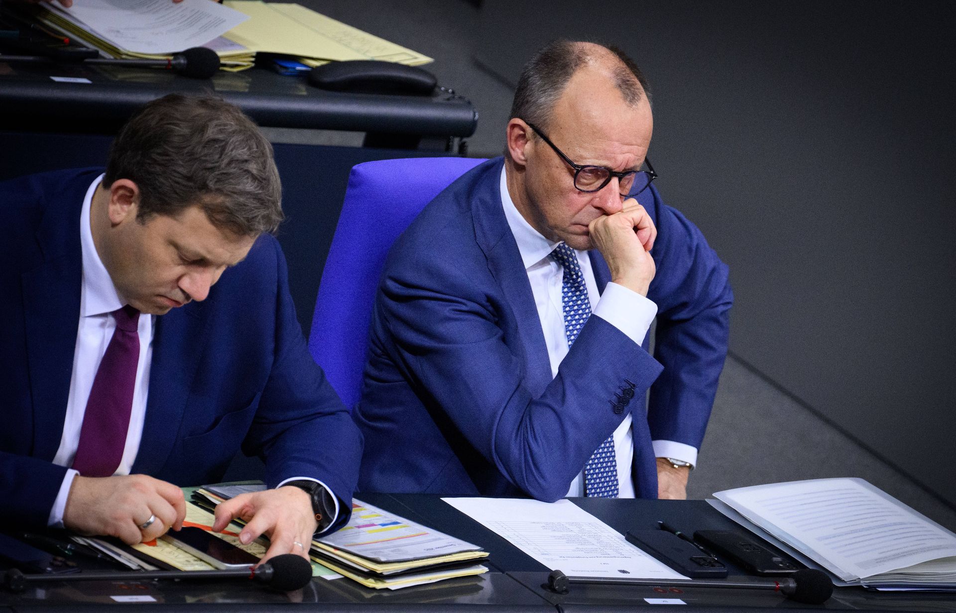 "Merz w pułapce Trumpa". Berlin milczy ws. Wenezueli