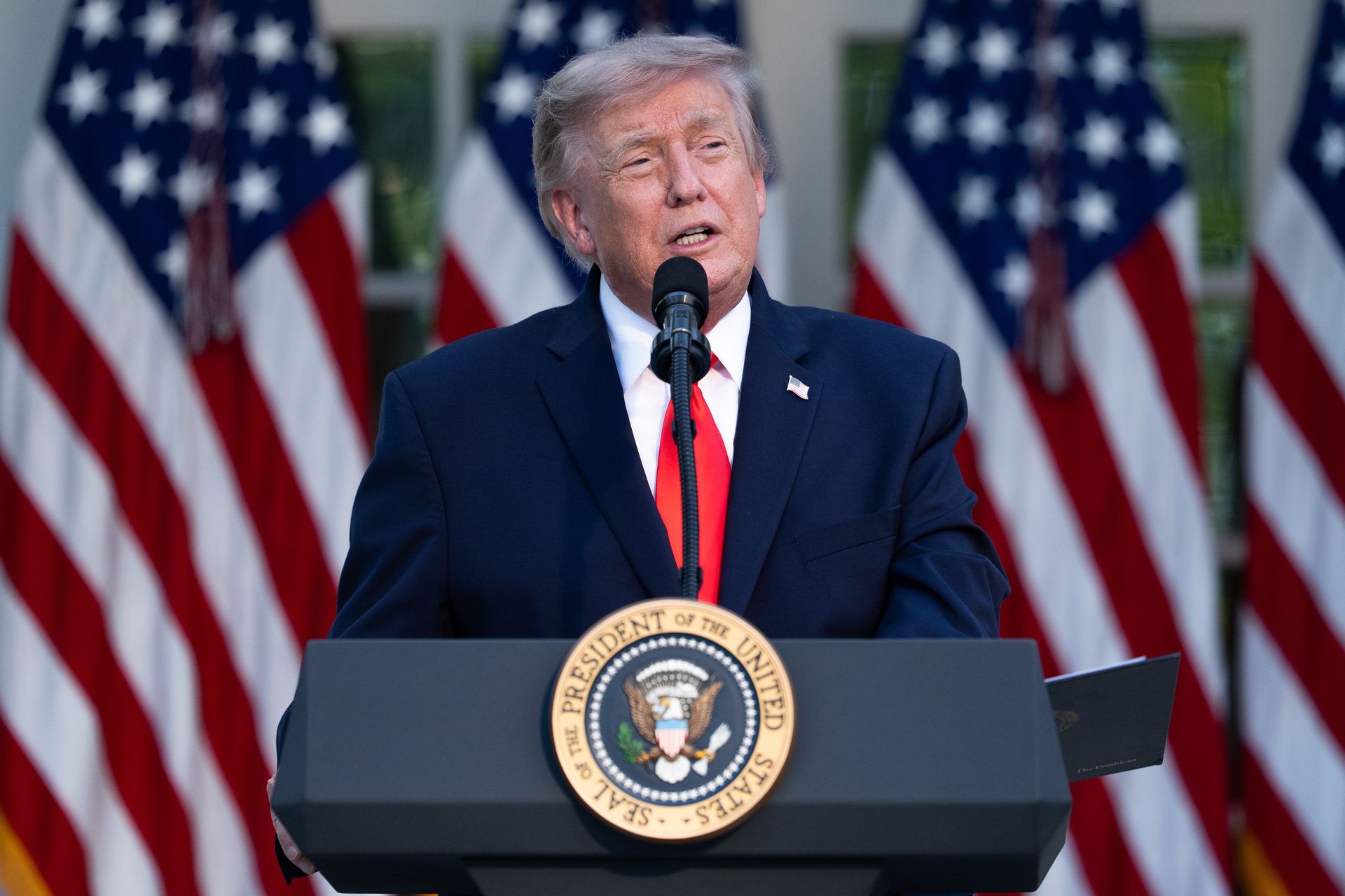 Trump grzmi po ataku Iranu. "Głupie pogwałcenie naszego porozumienia"
