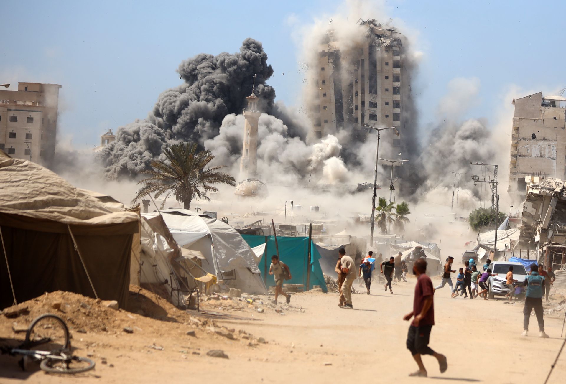 Izrael wzywa do natychmiastowej ewakuacji Gazy. "Wielka siła"