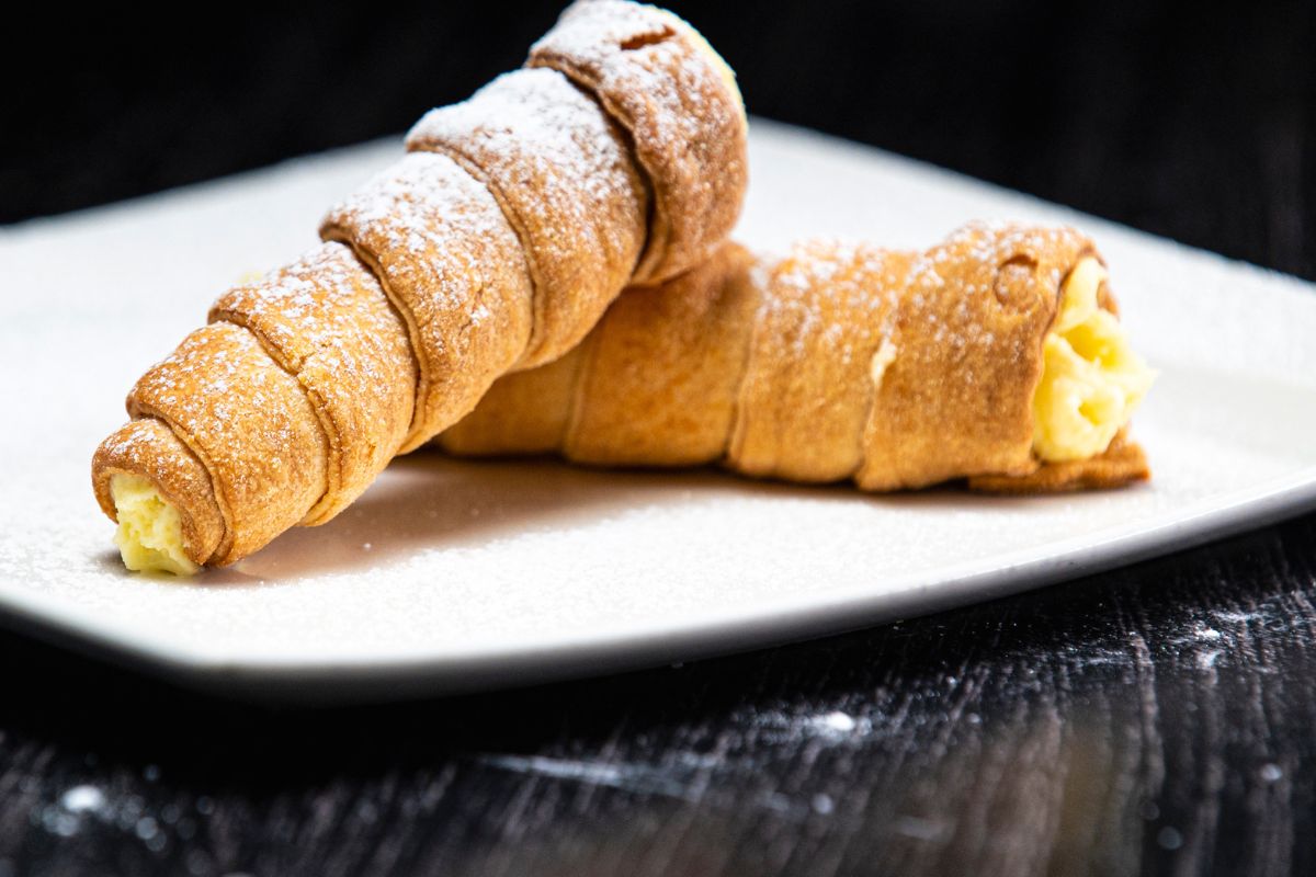 Co roku na andrzejki robię rurki z kremem. Znikają do ostatniego okruszka