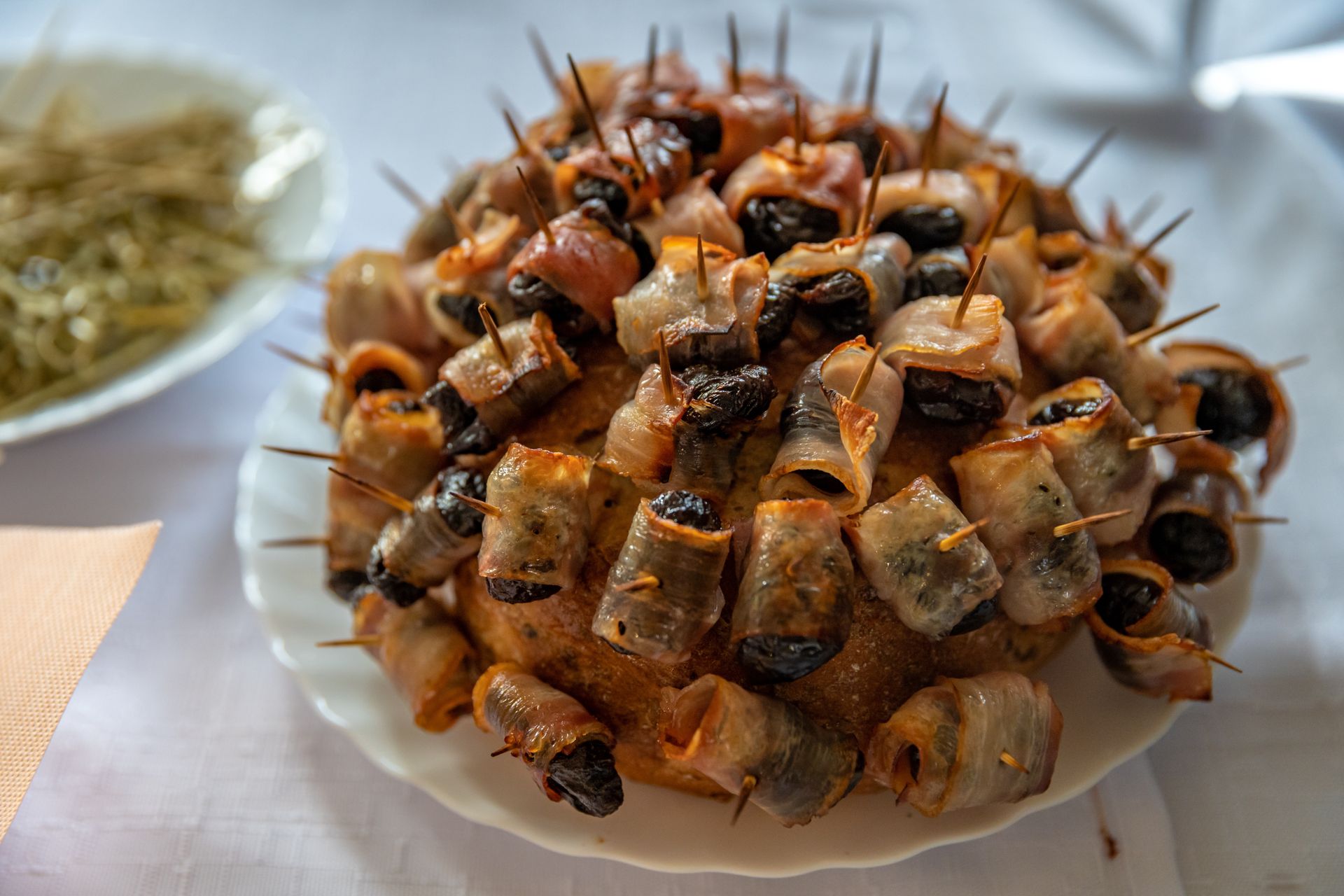 Na andrzejki robię błyskawiczną przekąskę. 5 minut zwijania i resztę zrobi piekarnik