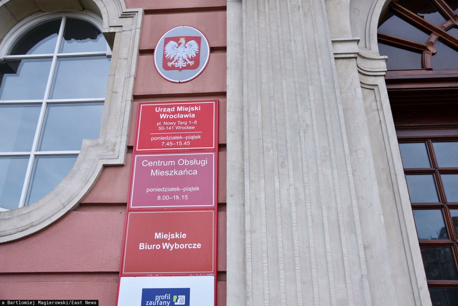 Urzędnicy oskarżeni o korupcję. Przyjmowali łapówki