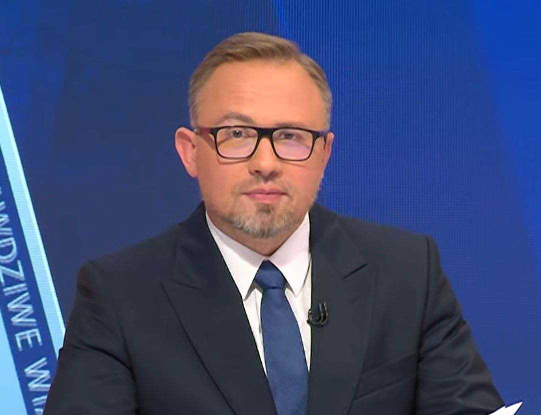 "Niedzielny front" nowością w Newsmax Polska