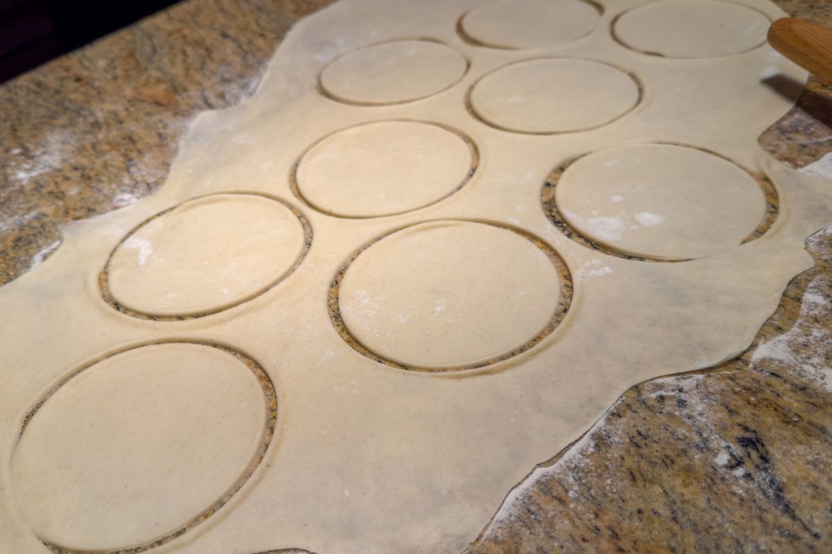 To najlepszy przepis na pierogi. Ciasto jest miękkie, delikatne, ale bardzo elastyczne i nie rozpada się