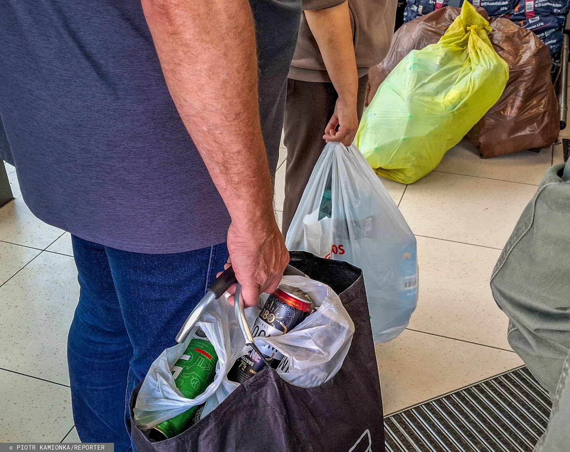 Oszuści znaleźli lukę. Tak wyłudzają zwroty w systemie kaucyjnym