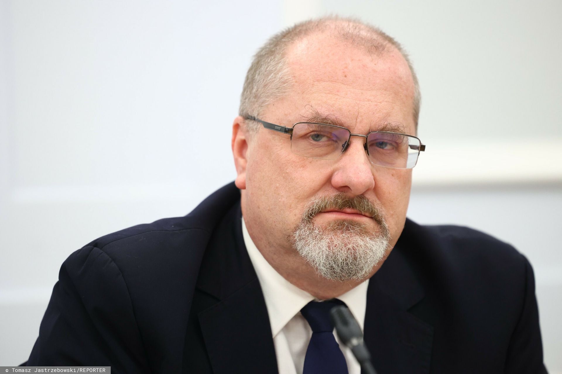 Brał prysznic, pojawił się obcy mężczyzna. Okazało się, iż to prokurator