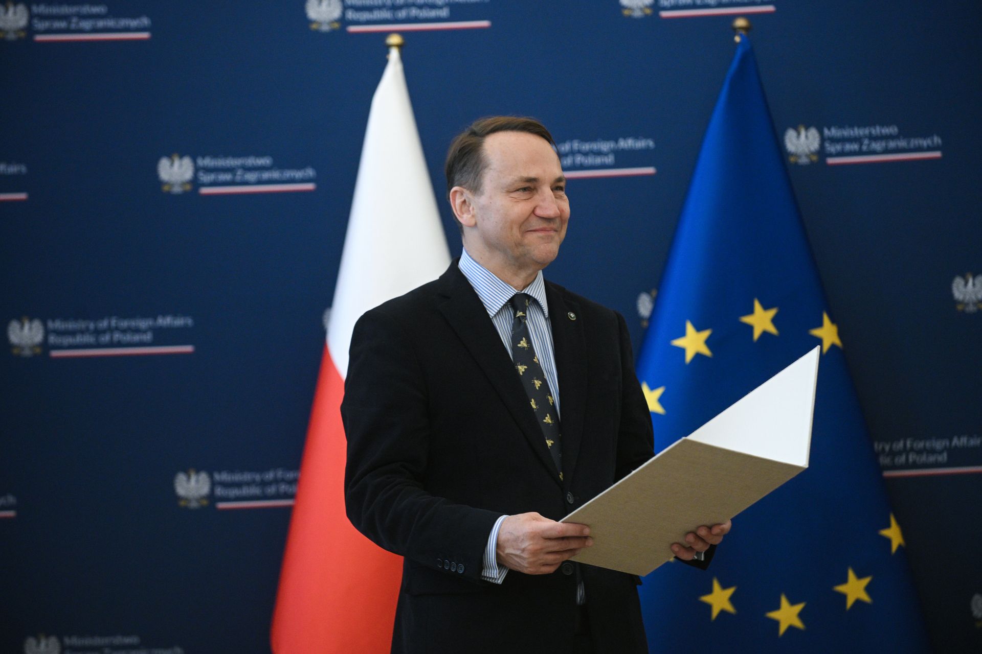 Sikorski komentuje prerogatywy prezydenta. Ma jedną prośbę