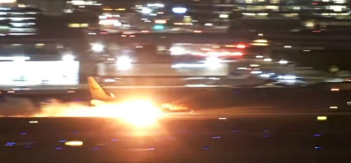 Awaria hamulców Boeingu w Los Angeles. Pożar po lądowaniu