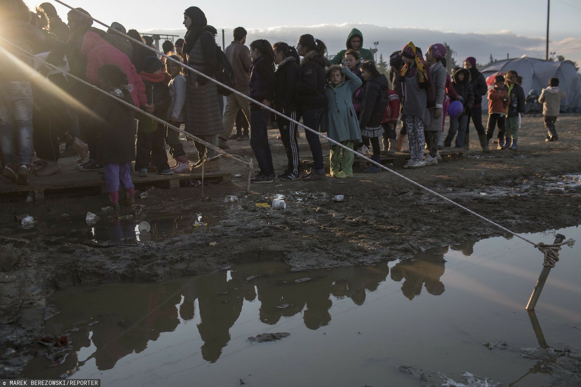Pół miliona migrantów czeka. Chcą się przeprawić do Europy