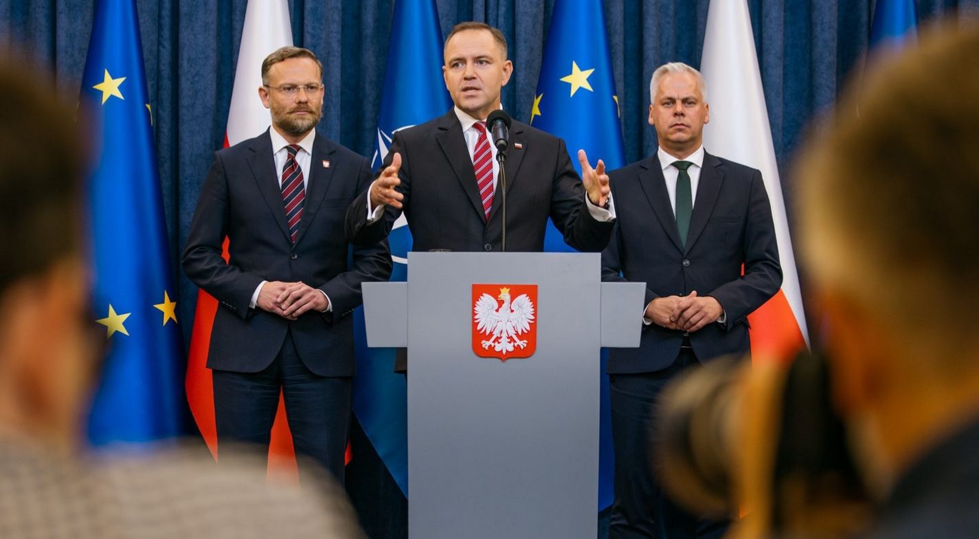 "Karol w natarciu" i cicha "umowa" z Narciarzem. Oto tajemnica wet Nawrockiego