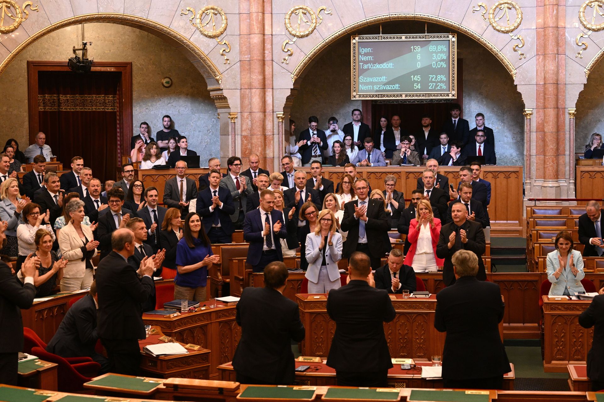 Przełom na Węgrzech. Parlament otworzył drogę do usunięcie prezydenta