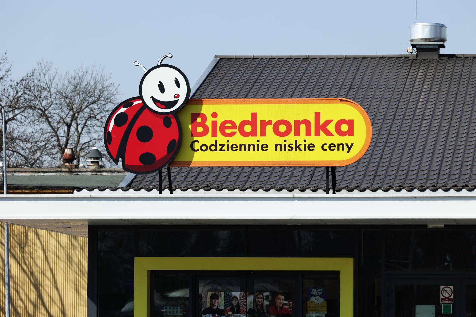 Pracownicy Biedronki krytykują nowy system. "Dla nas to realna premia"