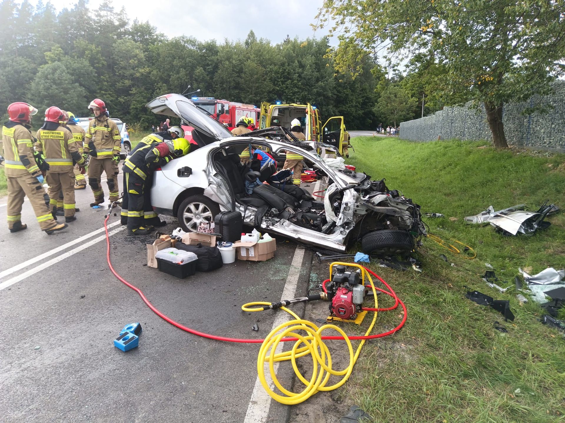Tragiczny wypadek pod Olsztynem. Ojciec i syn nie żyją
