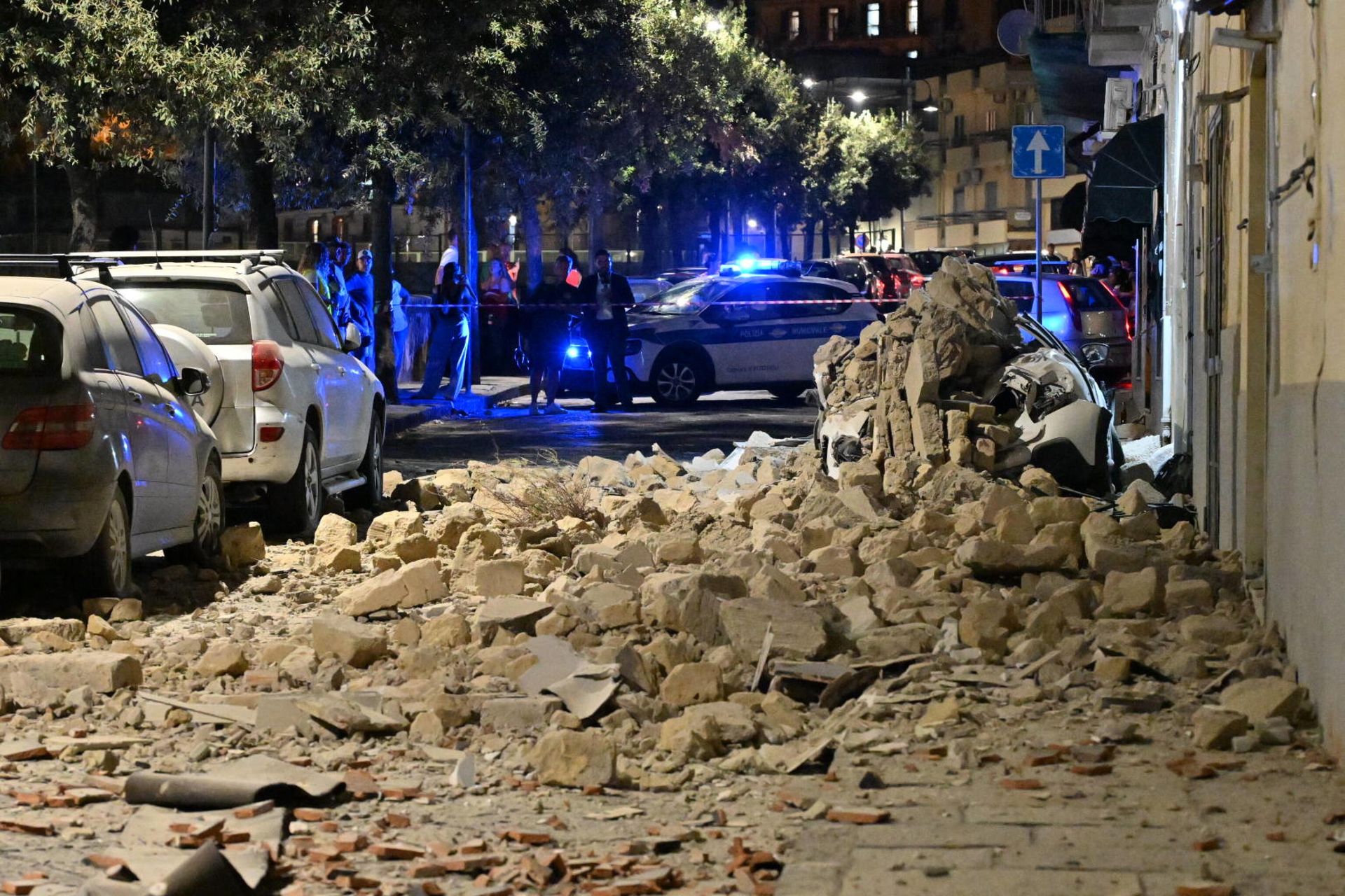 Neapol po silnym wstrząsie. Mieszkańcy uciekali w panice