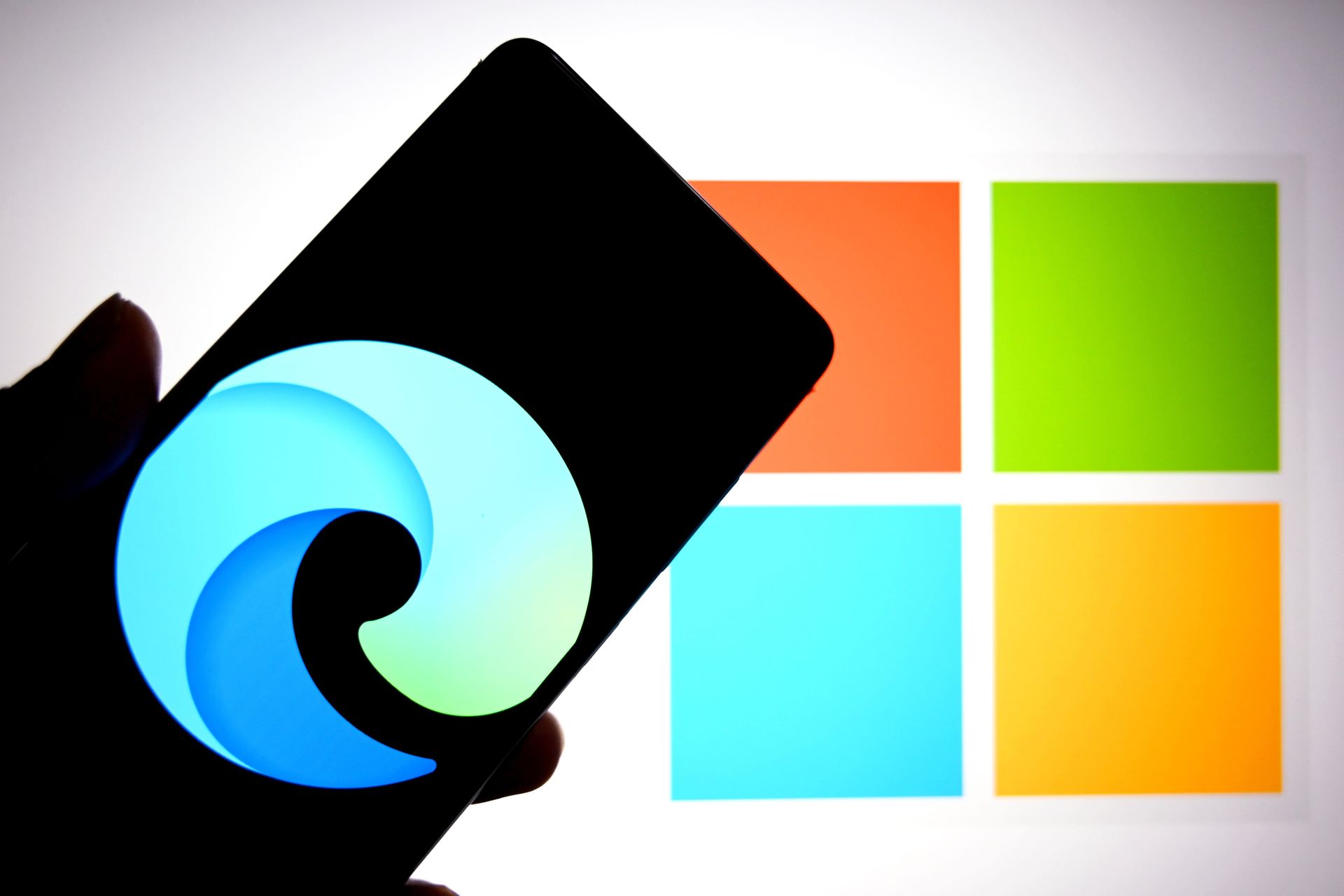 Microsoft kieruje przekaz do użytkowników AI. Oferuje alternatywę