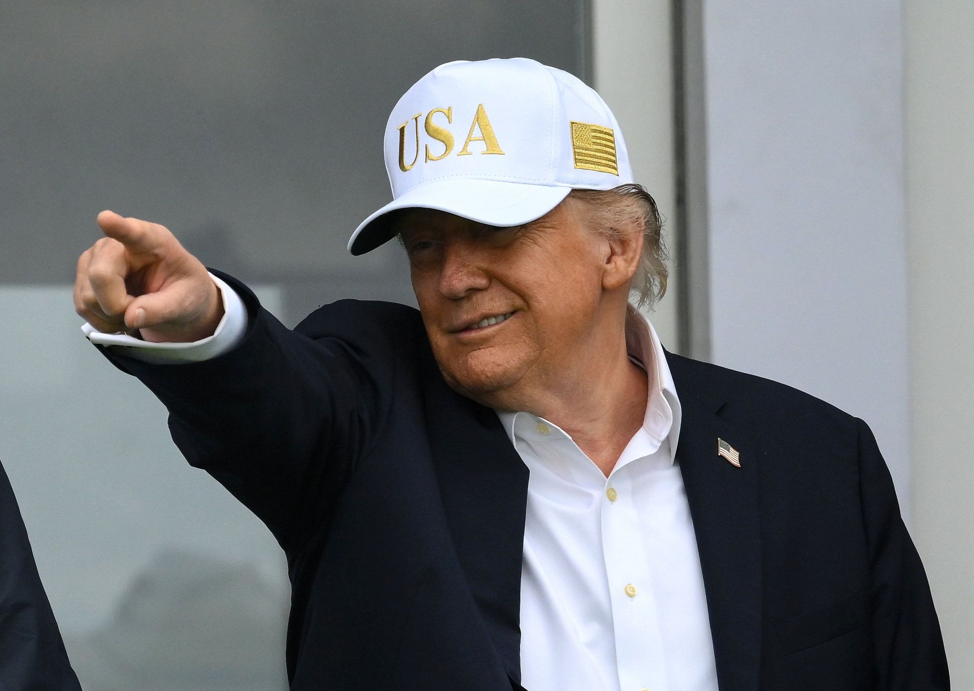 Trump znów zmienia front: Zełenski zły, Putin dobry [OPINIA]