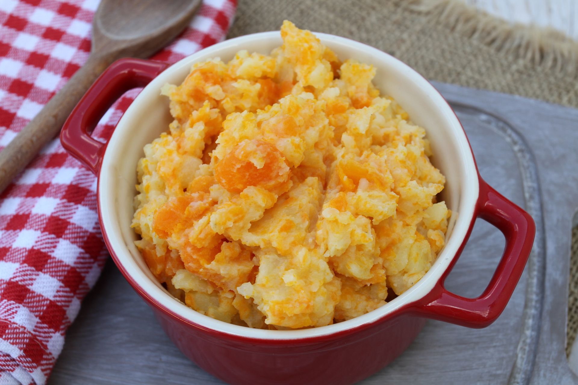 Jesienią często robię zamiast samych ziemniaków. Ma więcej wartości i jest pyszna