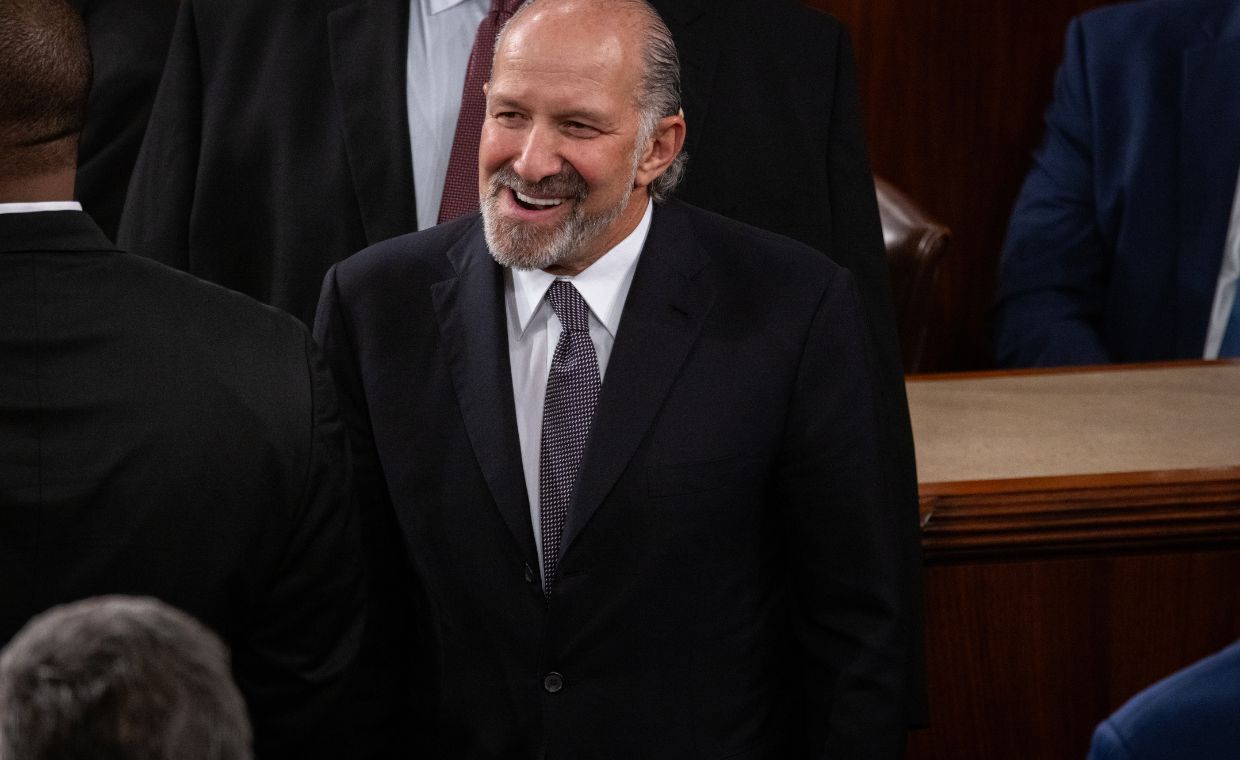 "Dobrowolnie". Lutnick złoży zeznania ws. Epsteina