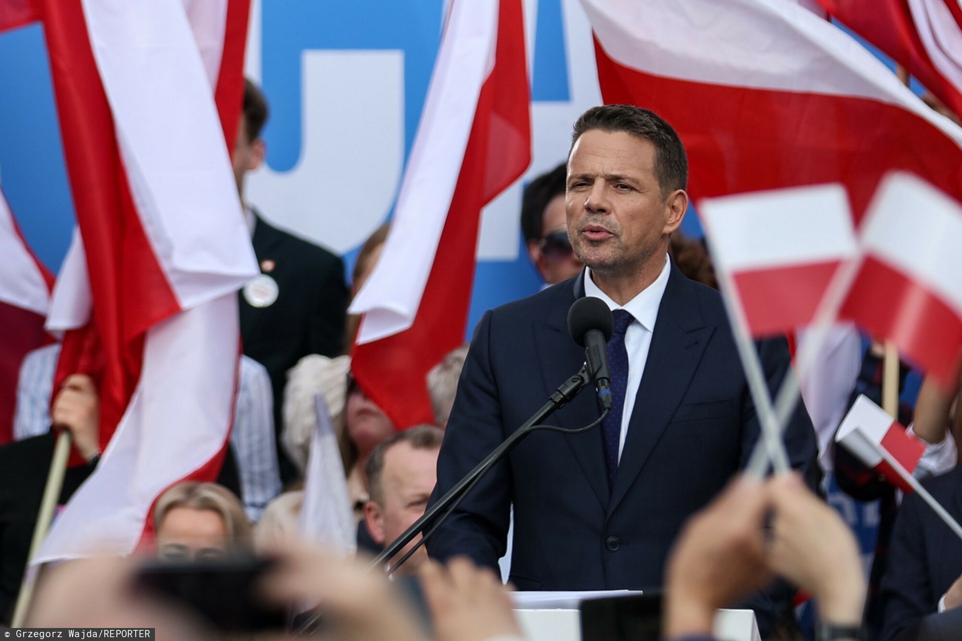 Trzaskowski uderza w Czarnka i Kurskiego. "To właśnie nam grozi"