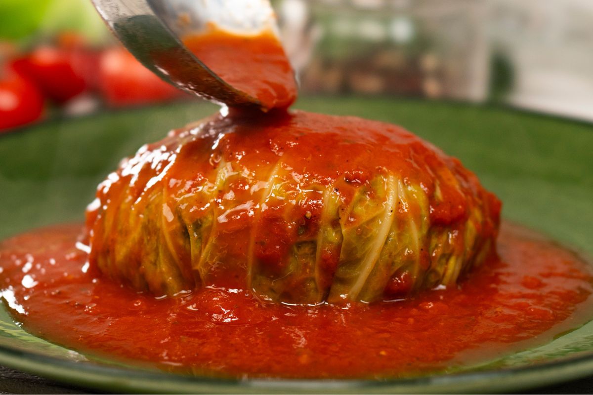 Przy zwijaniu gołąbków wykorzystuje sprawdzony trik z miseczką. Nigdy mnie nie zawiódł