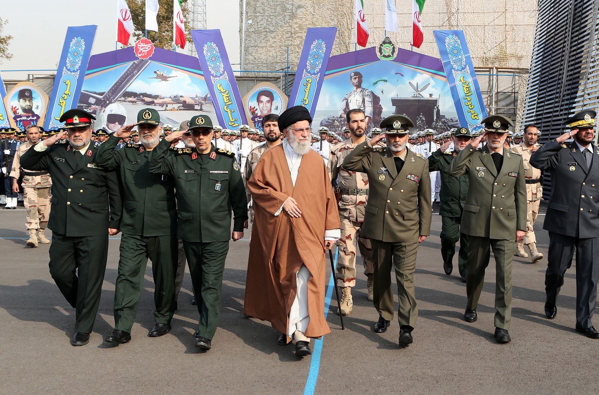 Wojna Izraela z Iranem. Ekspert ostrzega przed scenariuszem: "Lepiej, aby on przeżył i został osądzony"