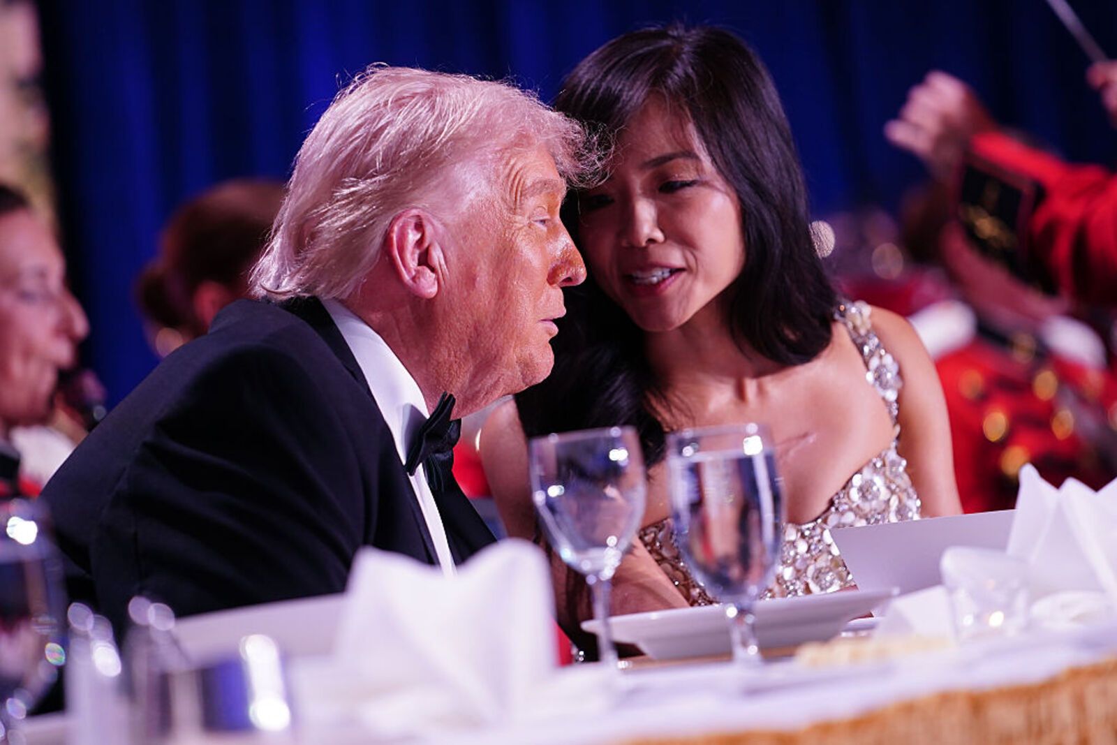 Siedziała obok Trumpa, gdy padły strzały. Wyznała, o czym pomyślała