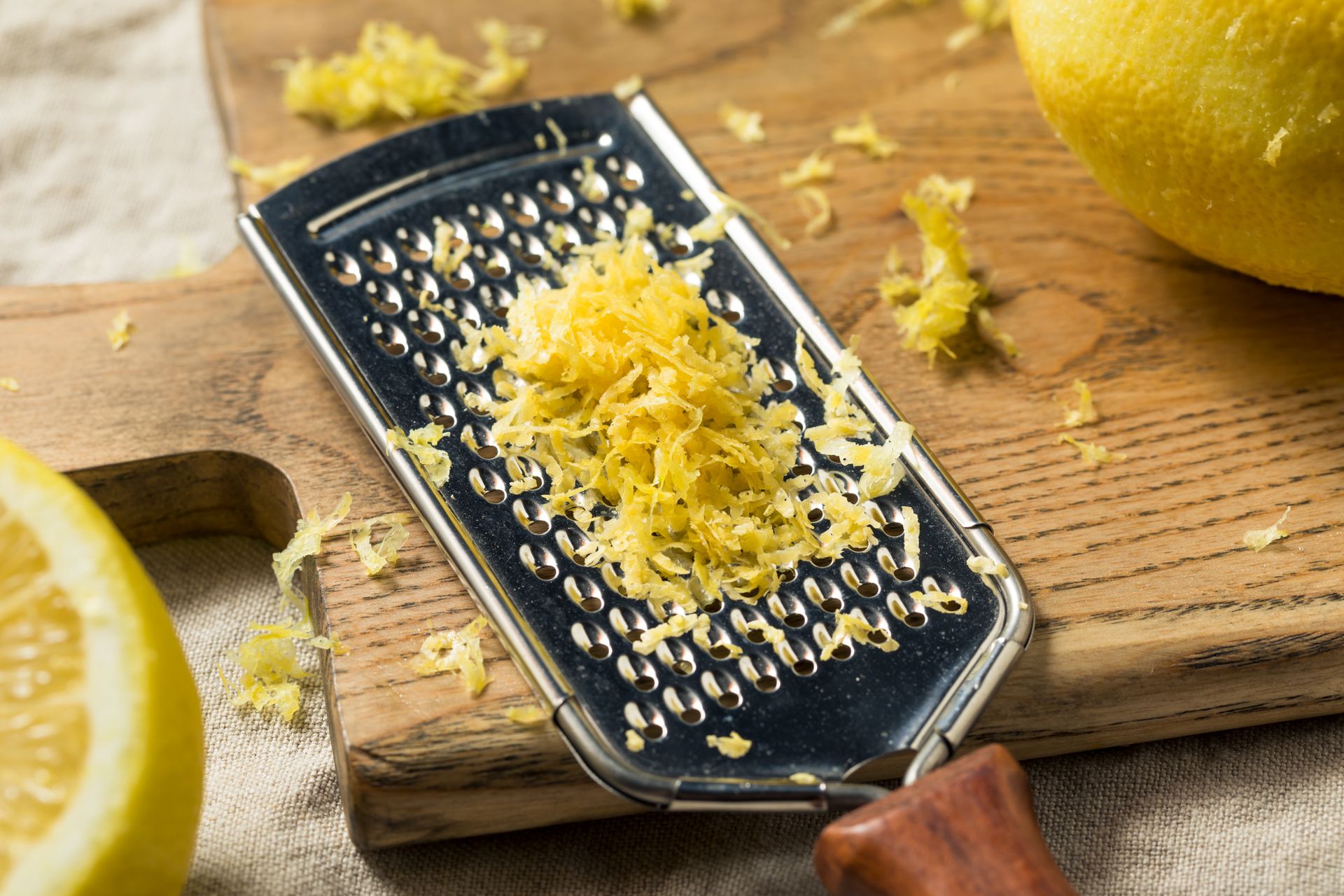 Czy można jeść skórkę z cytryny? Wiele osób wciąż zapomina o jednym