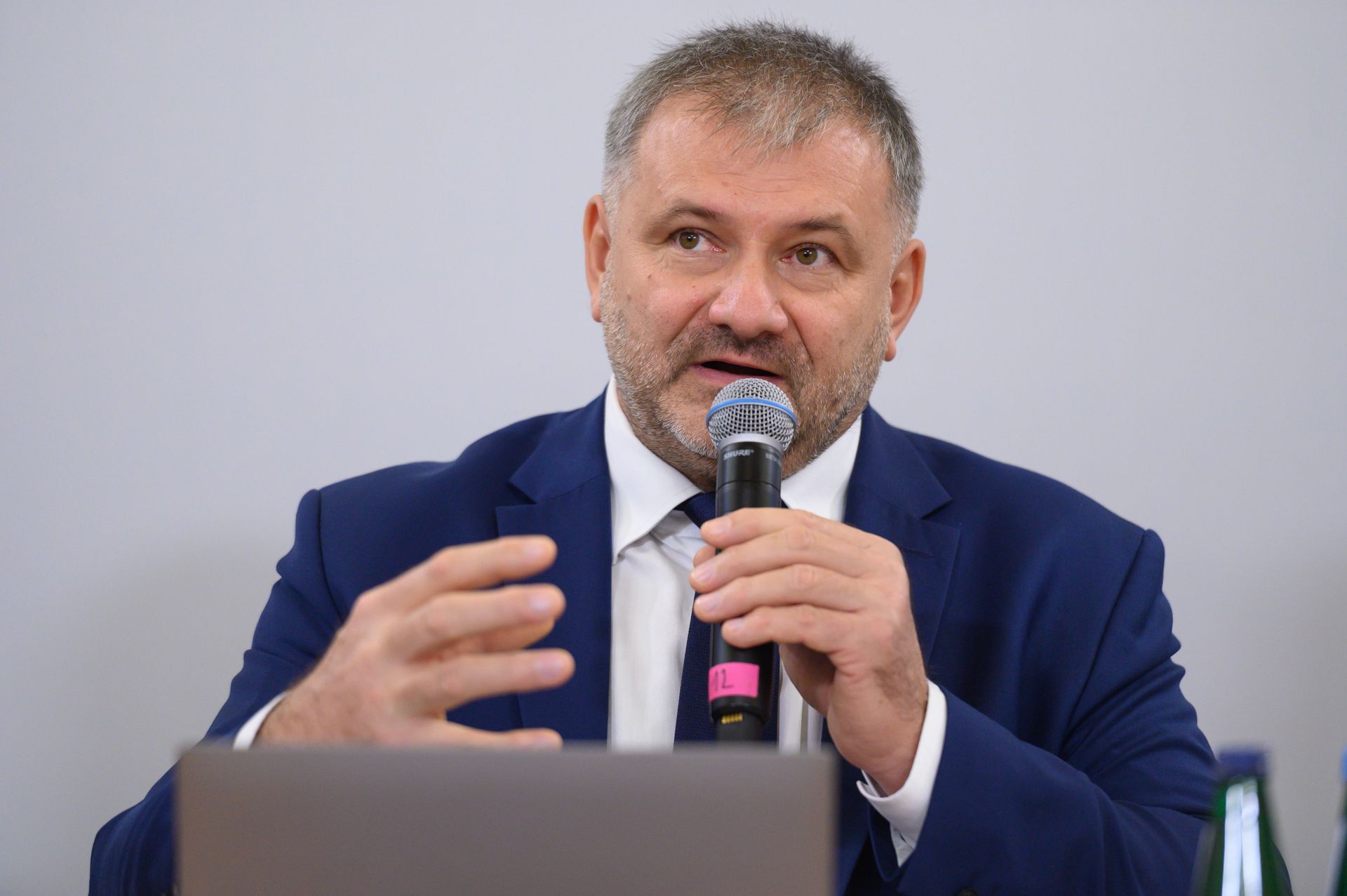 "Prezydent chce rozhuśtać łódkę". Żurek krytykuje plany Nawrockiego