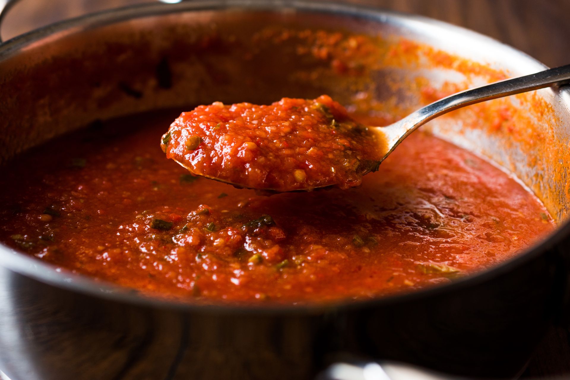 Każda włoska nonna gotuje taki sos. Jeden kęs i przeniesiesz się do Neapolu