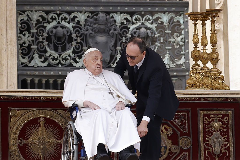 Ostatnie chwile papieża Franciszka. Co powiedział pielęgniarzowi?