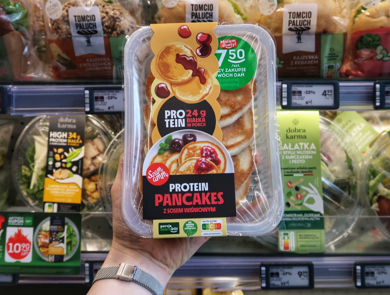 Poranek pełen energii – ciepłe śniadania w Żabce