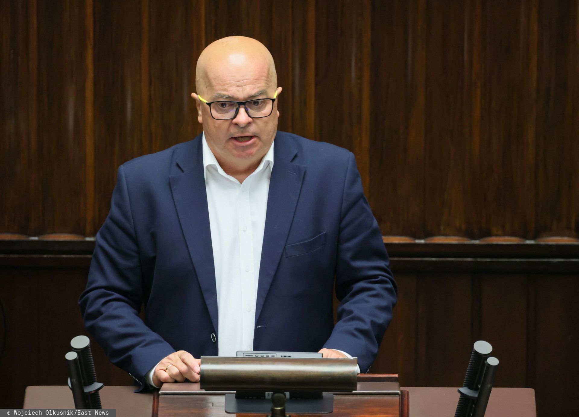 Zimoch ostro o Hołowni. "Uważa, iż rozgrywa pokera"