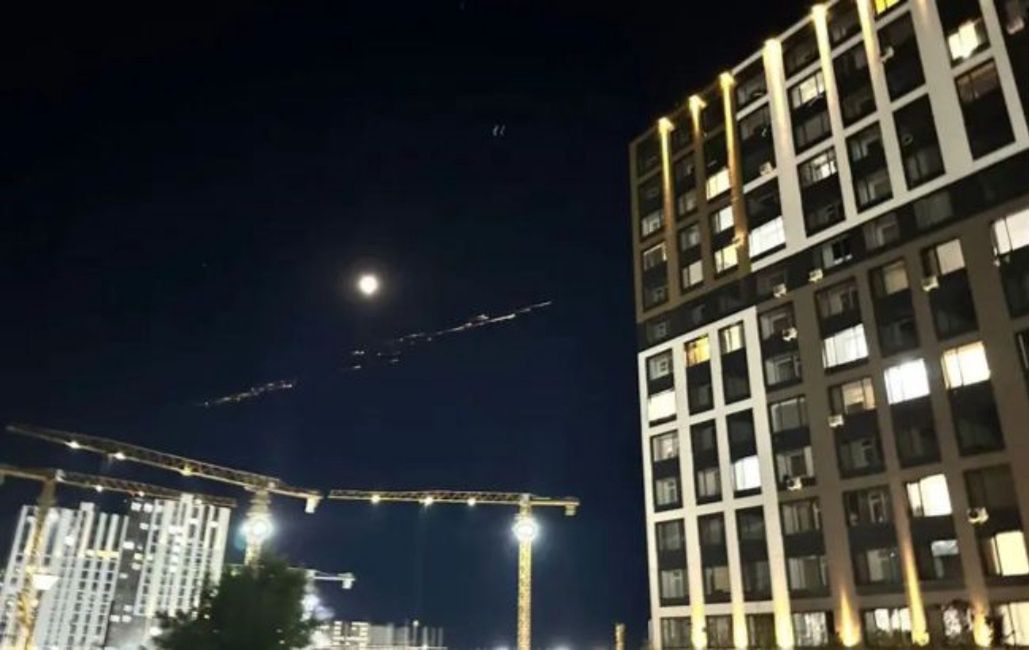 Tajemniczy rozbłysk na niebie. Media piszą o Orieszniku