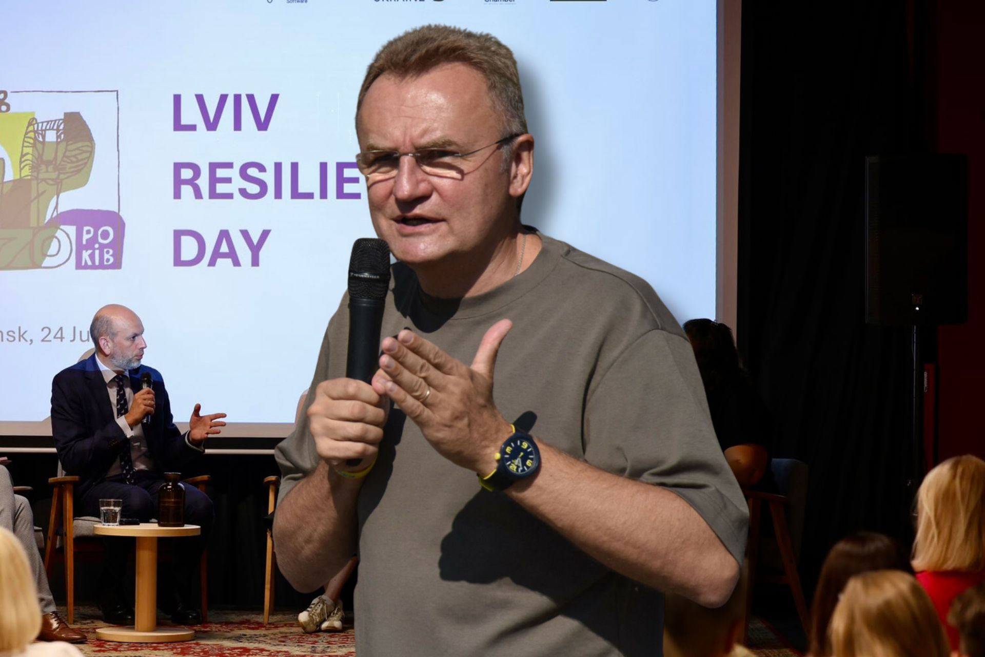 Mer Lwowa zjawił się w Gdańsku bez zaproszenia. Podpisał sześć umów i zniknął