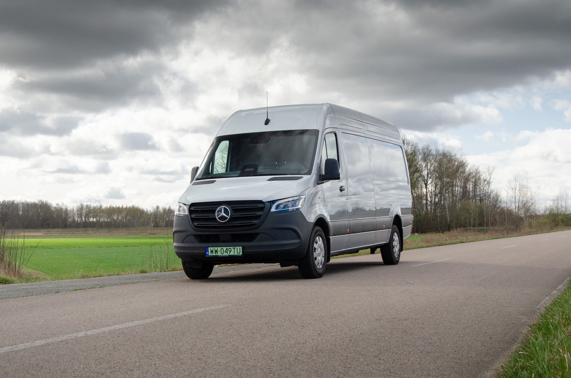 Test: Mercedes eSprinter 320 furgon – nie z potrzeby, a z przymusu