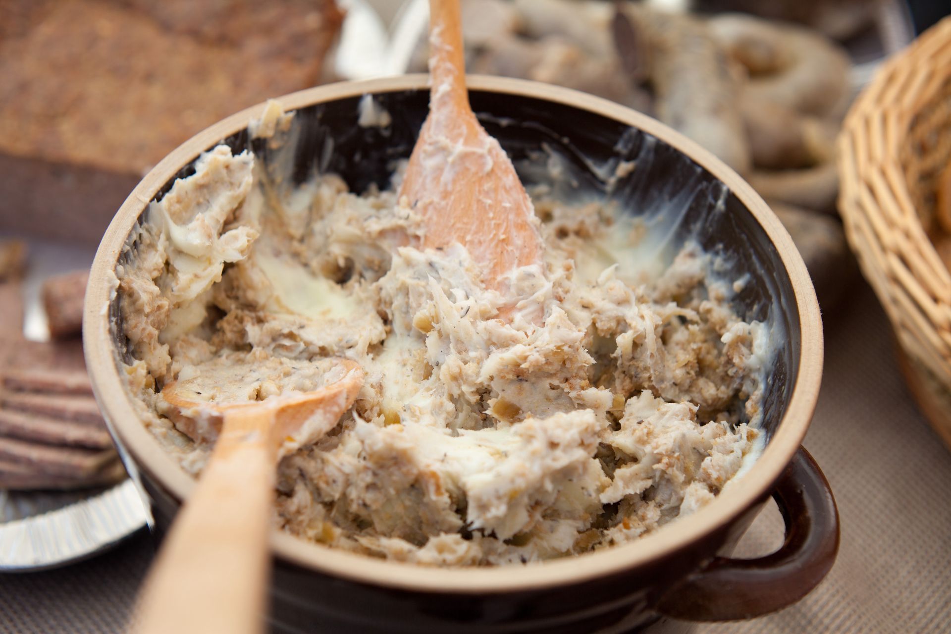 Wiele osób dodaje do smalcu. Mało kto wie, dlaczego to takie ważne