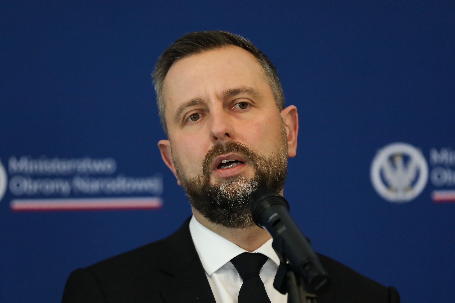 Szef MON chciałby przeprosin od Nawrockiego. Jest oświadczenie BBN