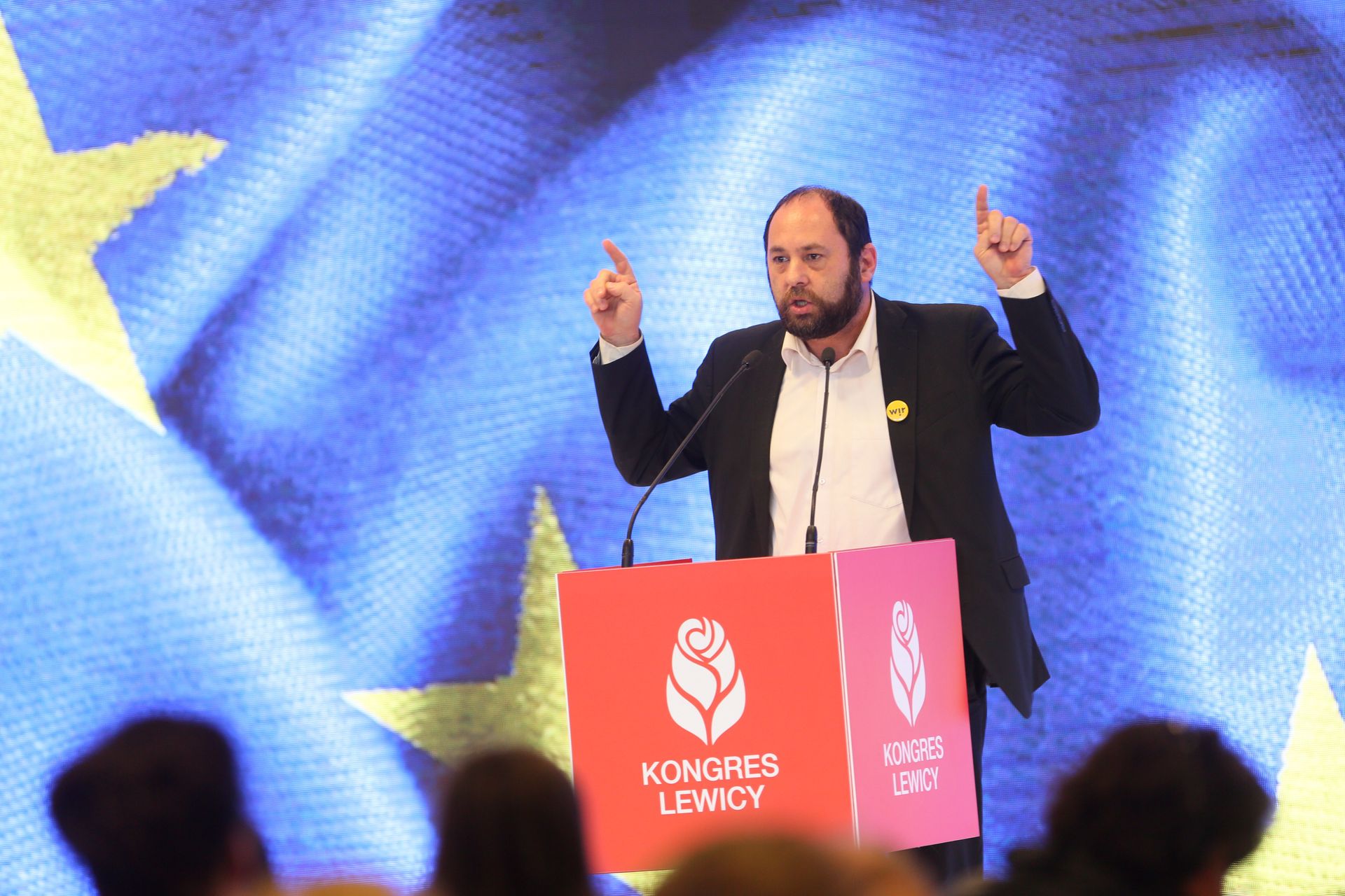 "Polityka" reaguje na wpis Hartmana. "Jest obcy naszym wartościom"