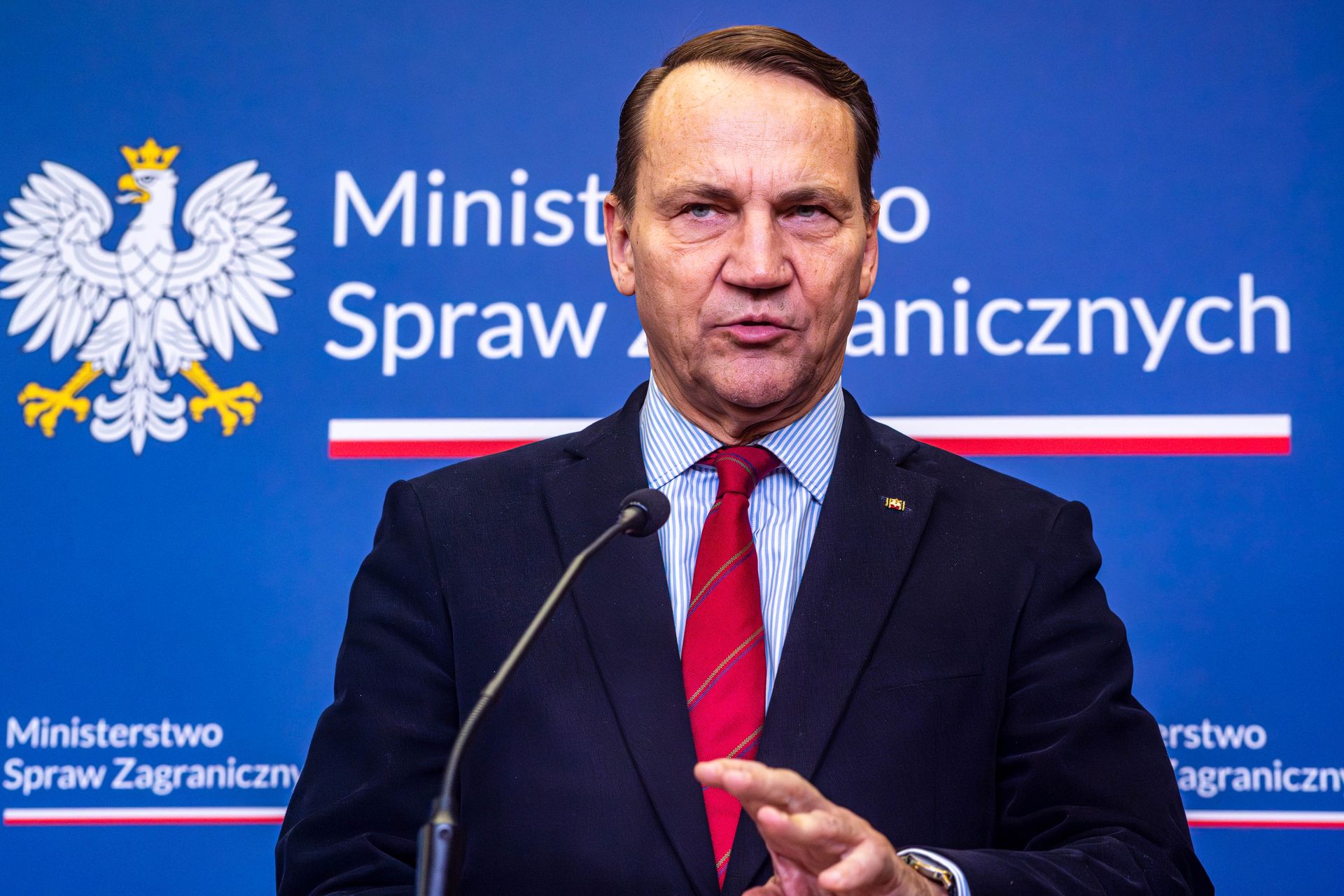 Sikorski ostro. "Mamy w trybunale cyngla Zbigniewa Ziobry"