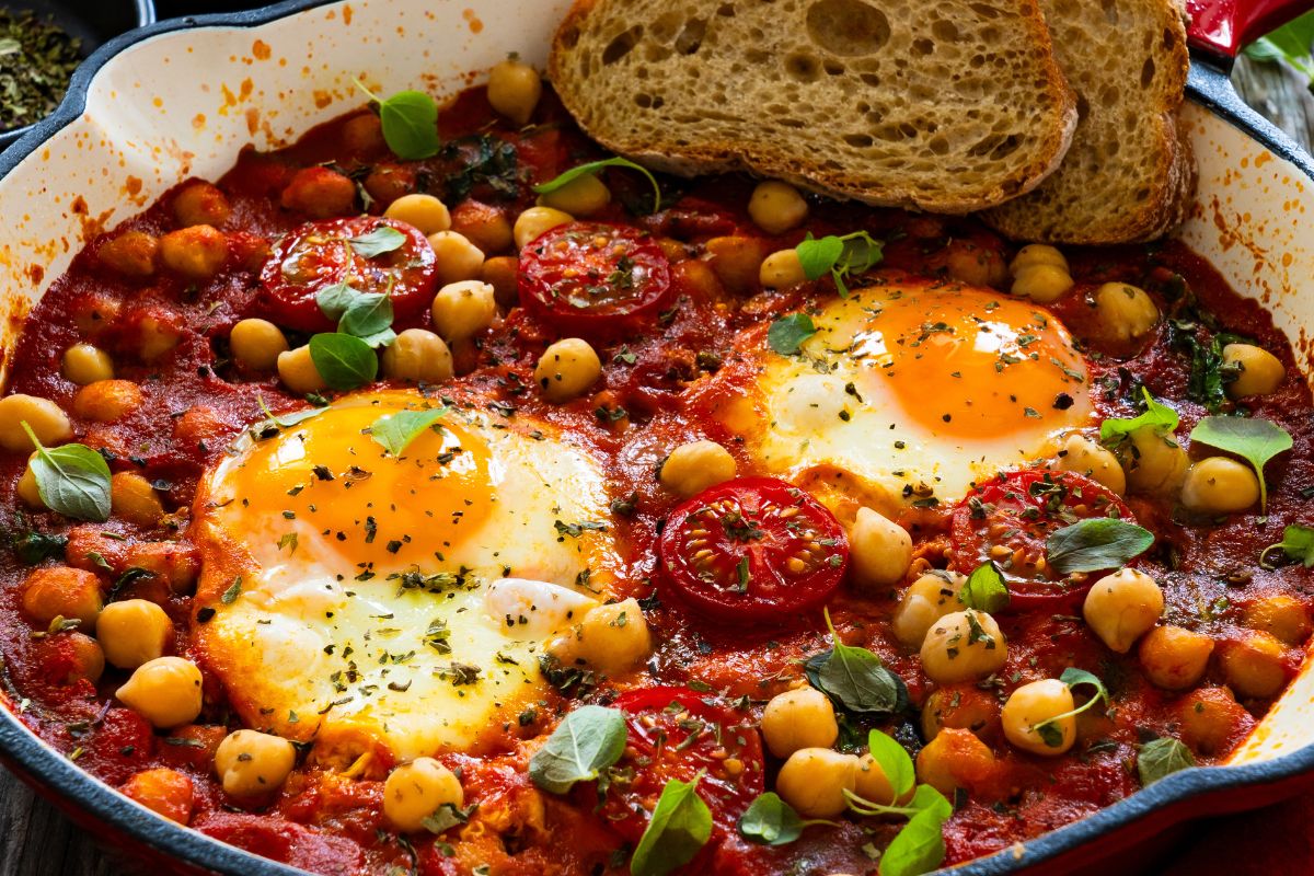 Dorzucam do szakszuki. W brzuchu nie zaburczy do południa