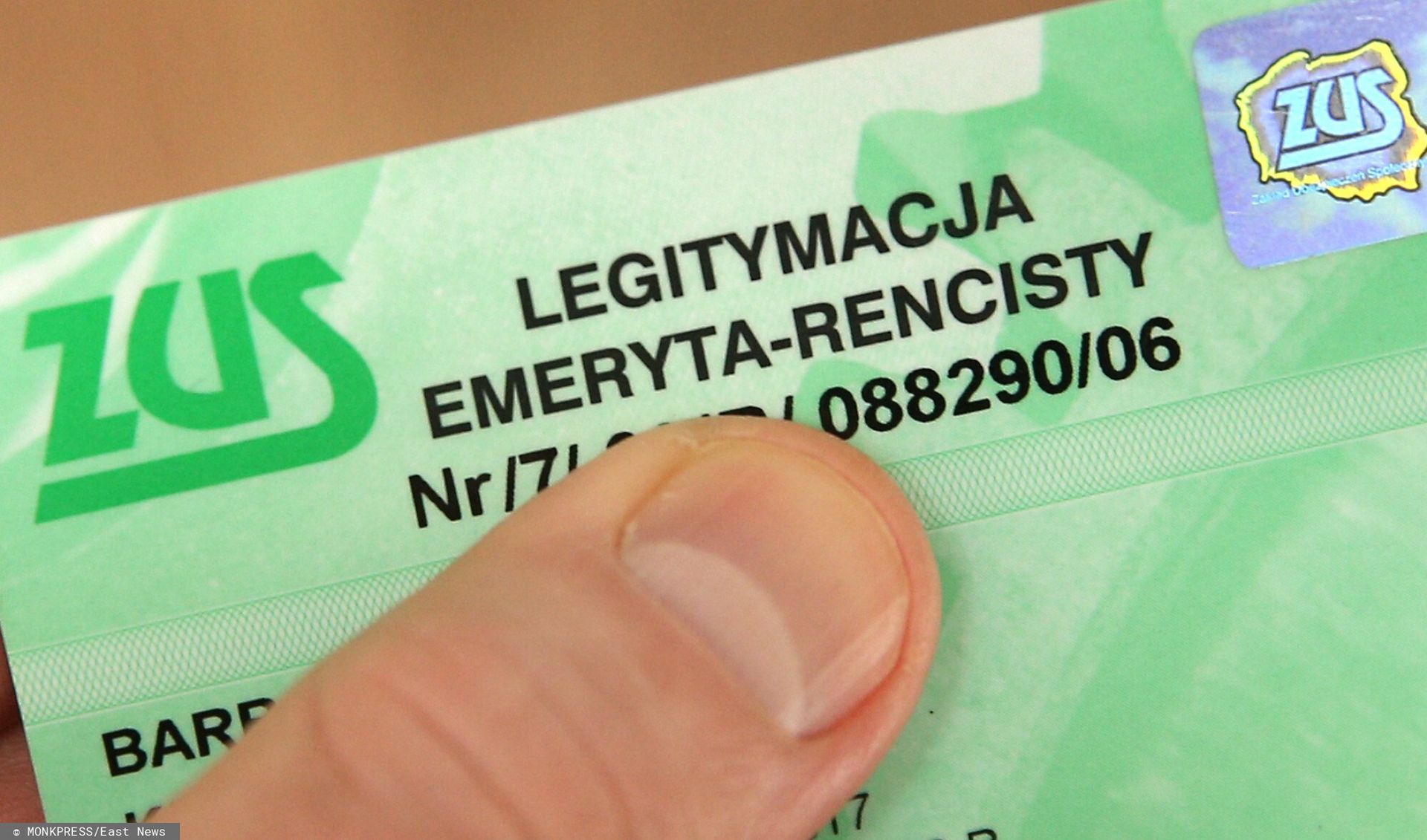 Nie każdy senior o tym wie. To umożliwia legitymacja emeryta