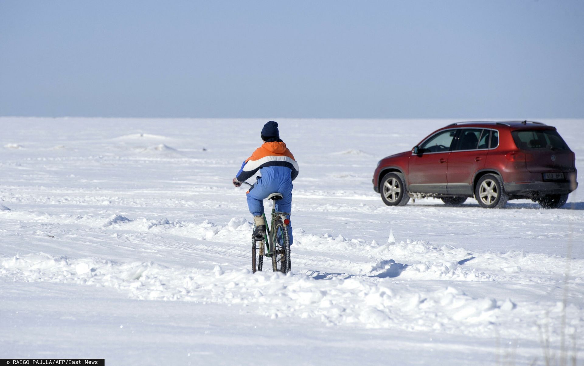 To nie fotomontaż. Estończycy otworzyli drogę na zamarzniętym Bałtyku