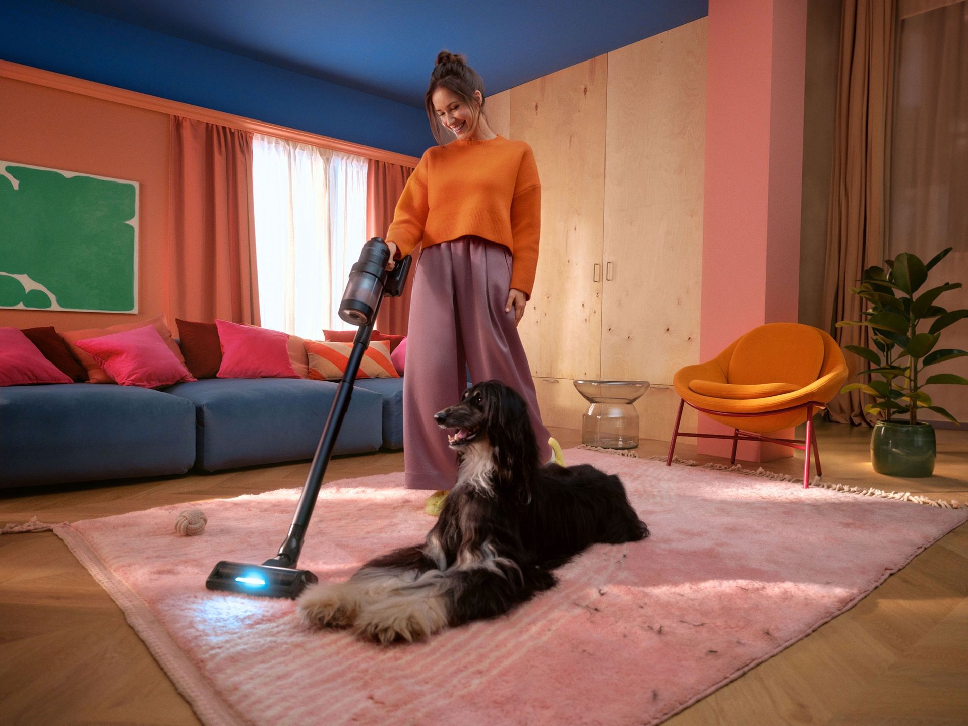 Sprzątanie jeszcze nigdy nie było tak przyjemne. Samsung w kampanii promującej najmocniejszy odkurzacz bezprzewodowy