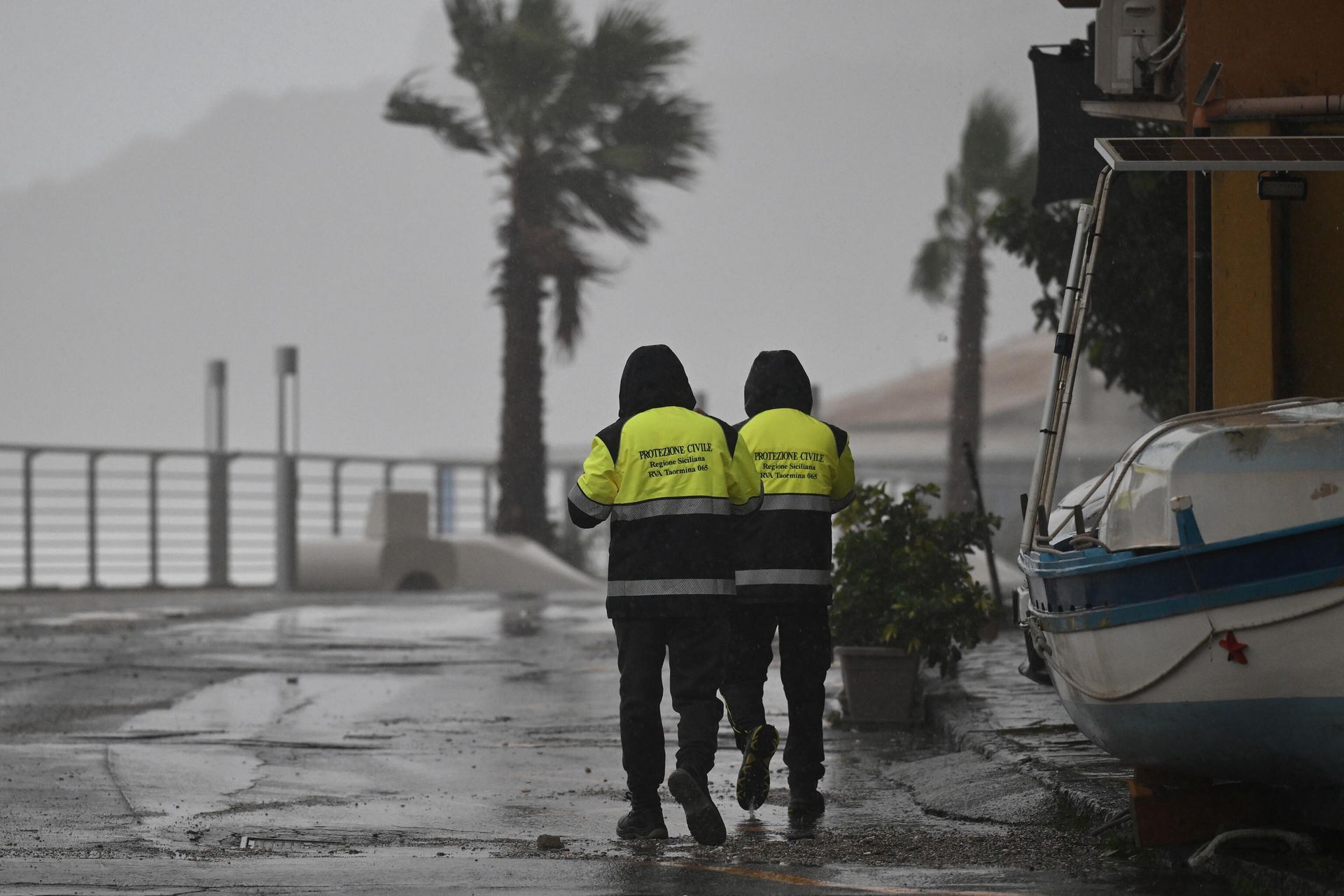 Sztormy i ewakuacje we Włoszech. Ambasada ostrzega