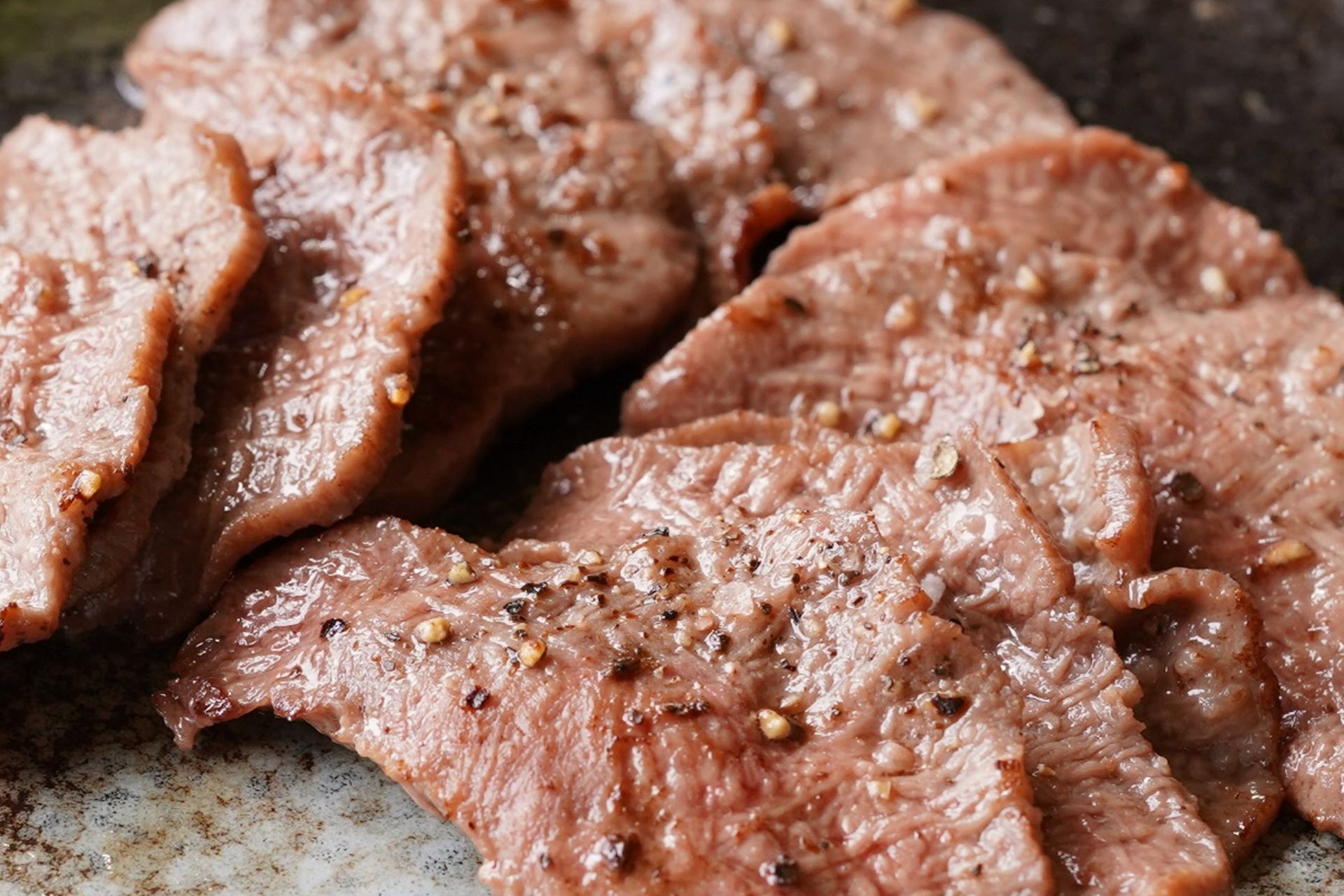 Oto jak długo należy gotować ozorki, by były delikatne i smaczne. Inaczej będą żylaste