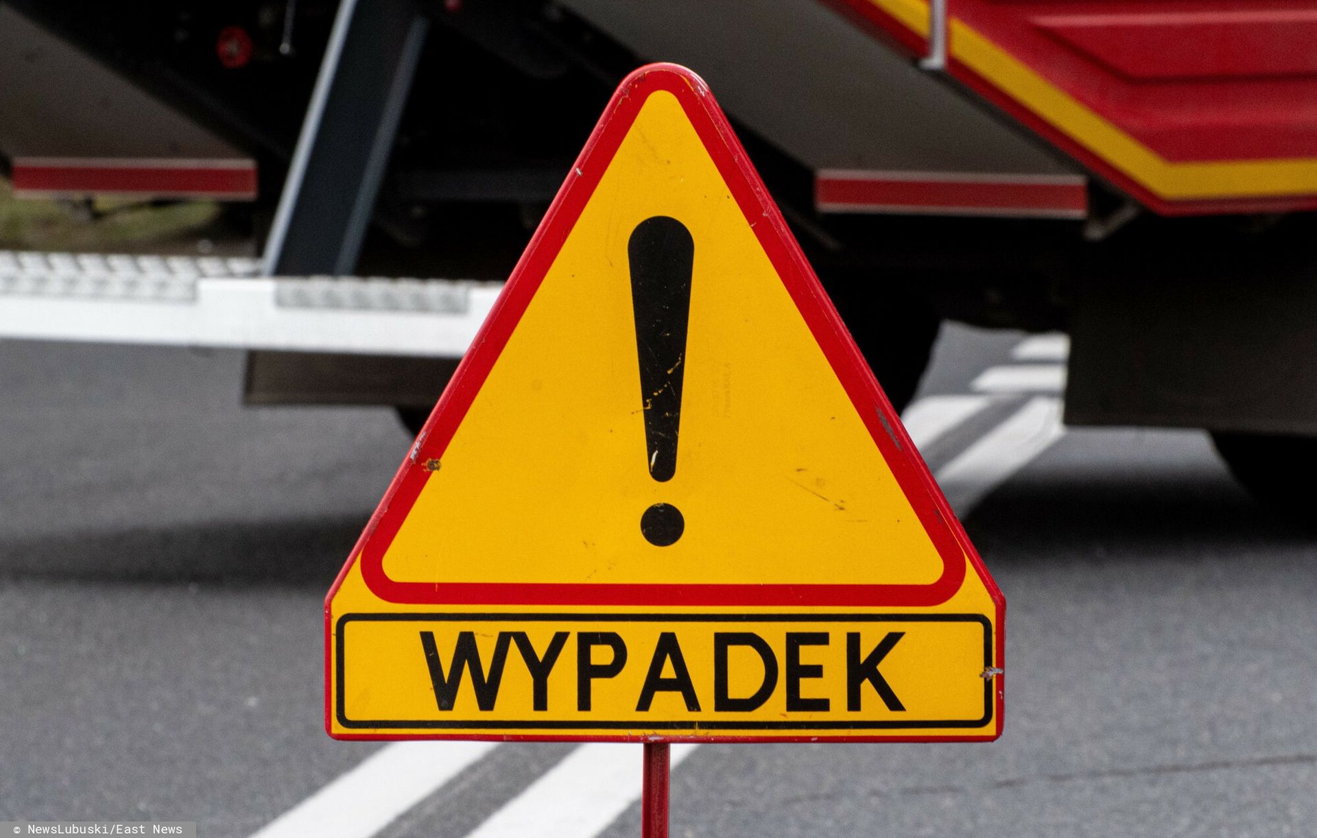 Karambol na drodze krajowej. Roczne dziecko walczy o życie