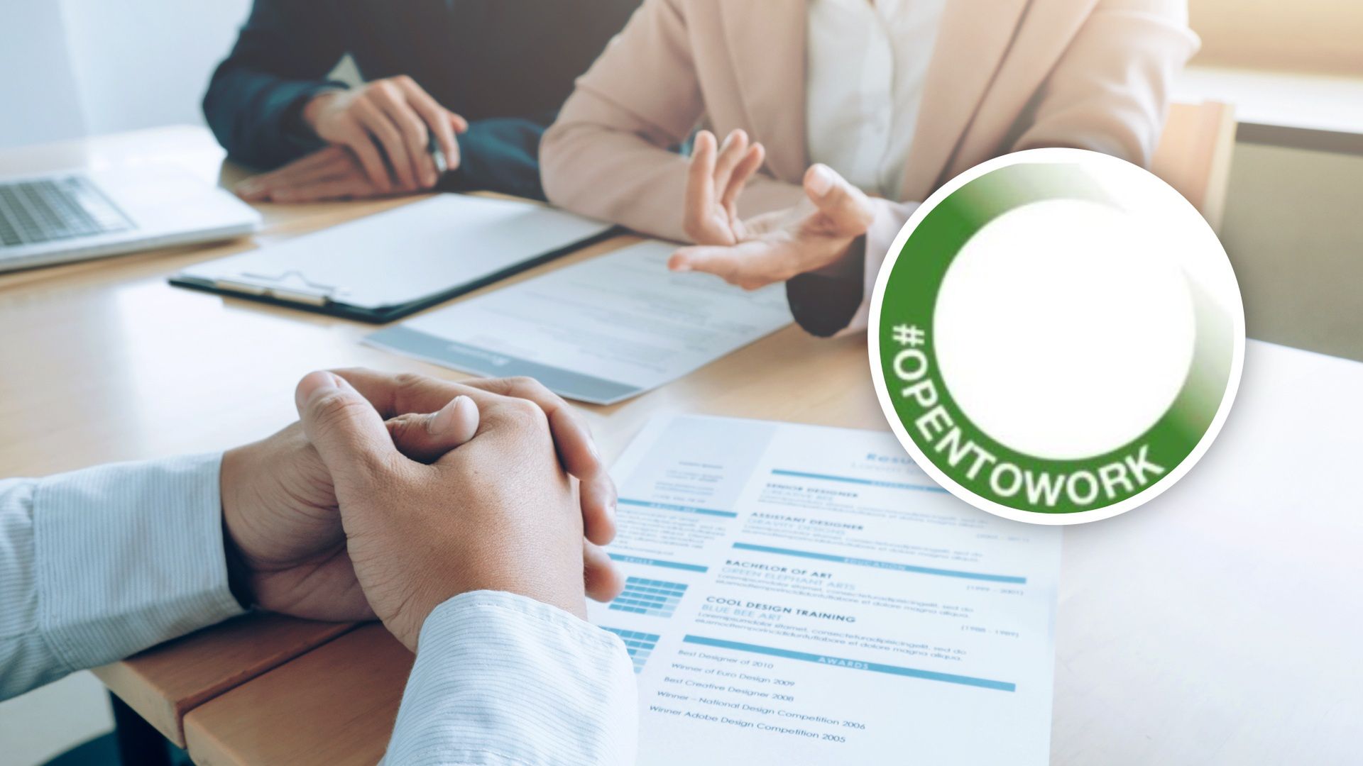 Zwolnienie za ustawienie znaczka na LinkedIn? Oto co mówi polskie prawo