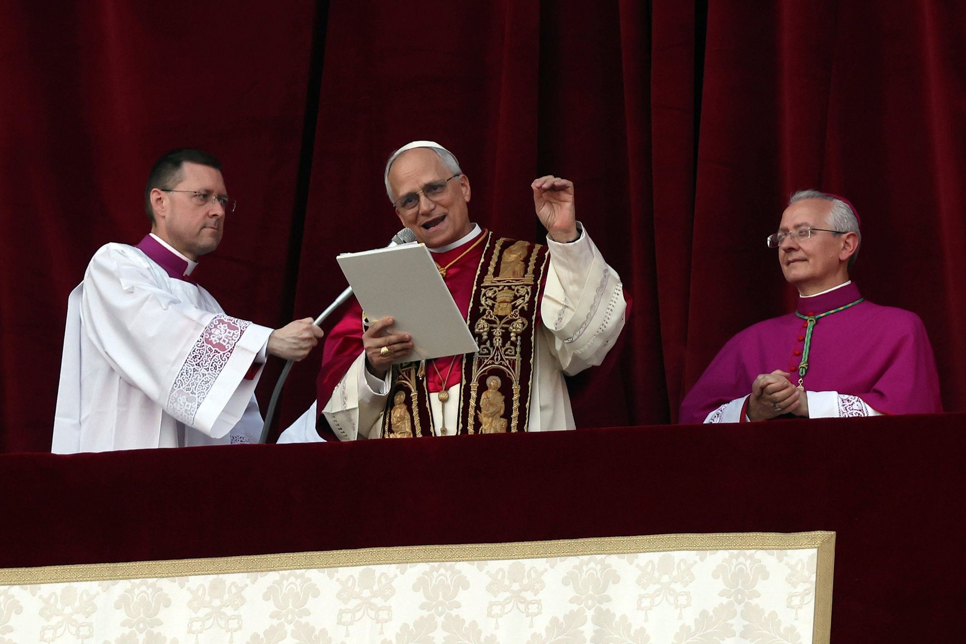 Leon XIV opuszcza Watykan. Pierwsza wizyta nowego papieża