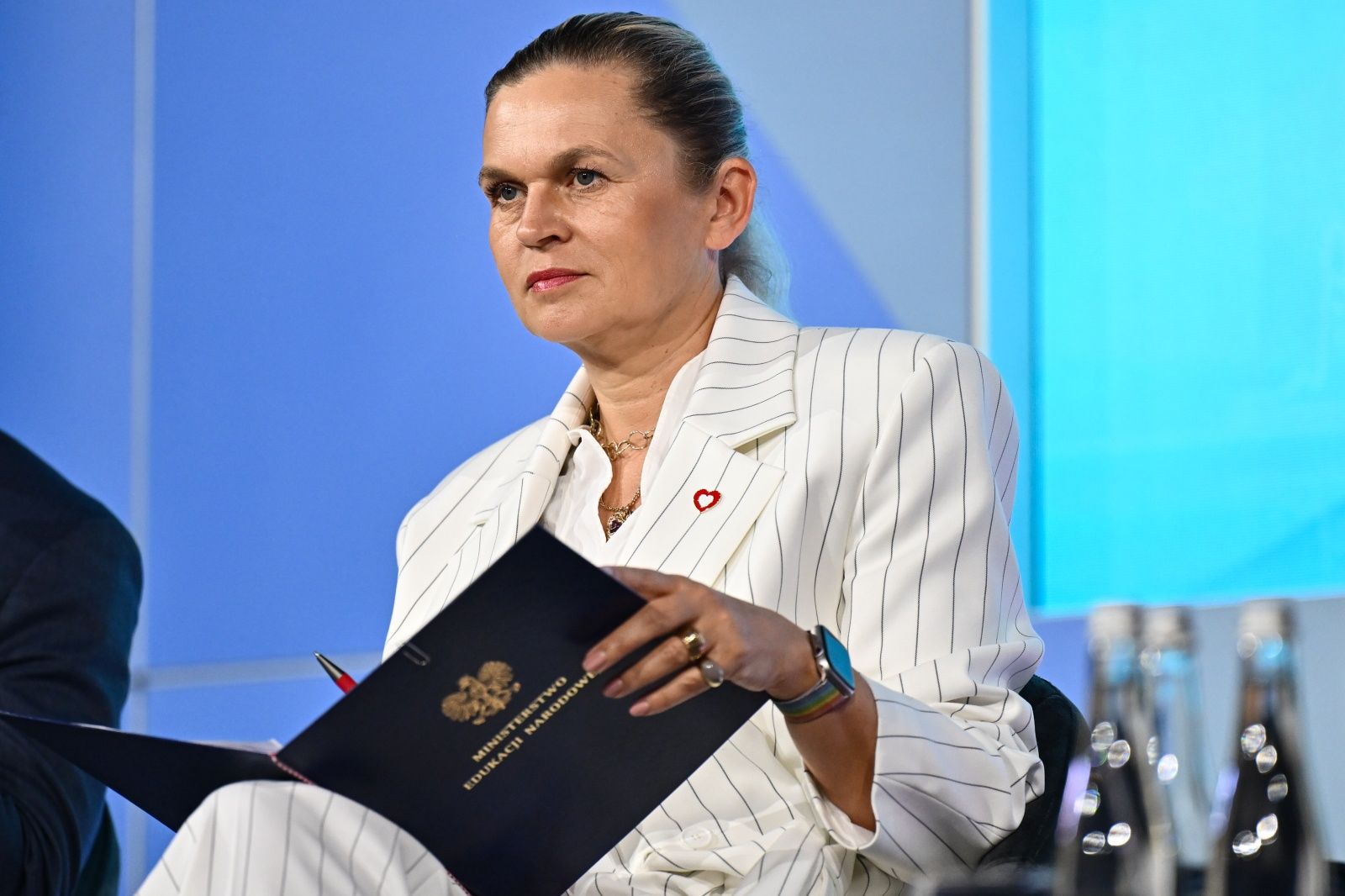 Jasny sygnał dla Nowackiej. Polacy zapytani o szkoły