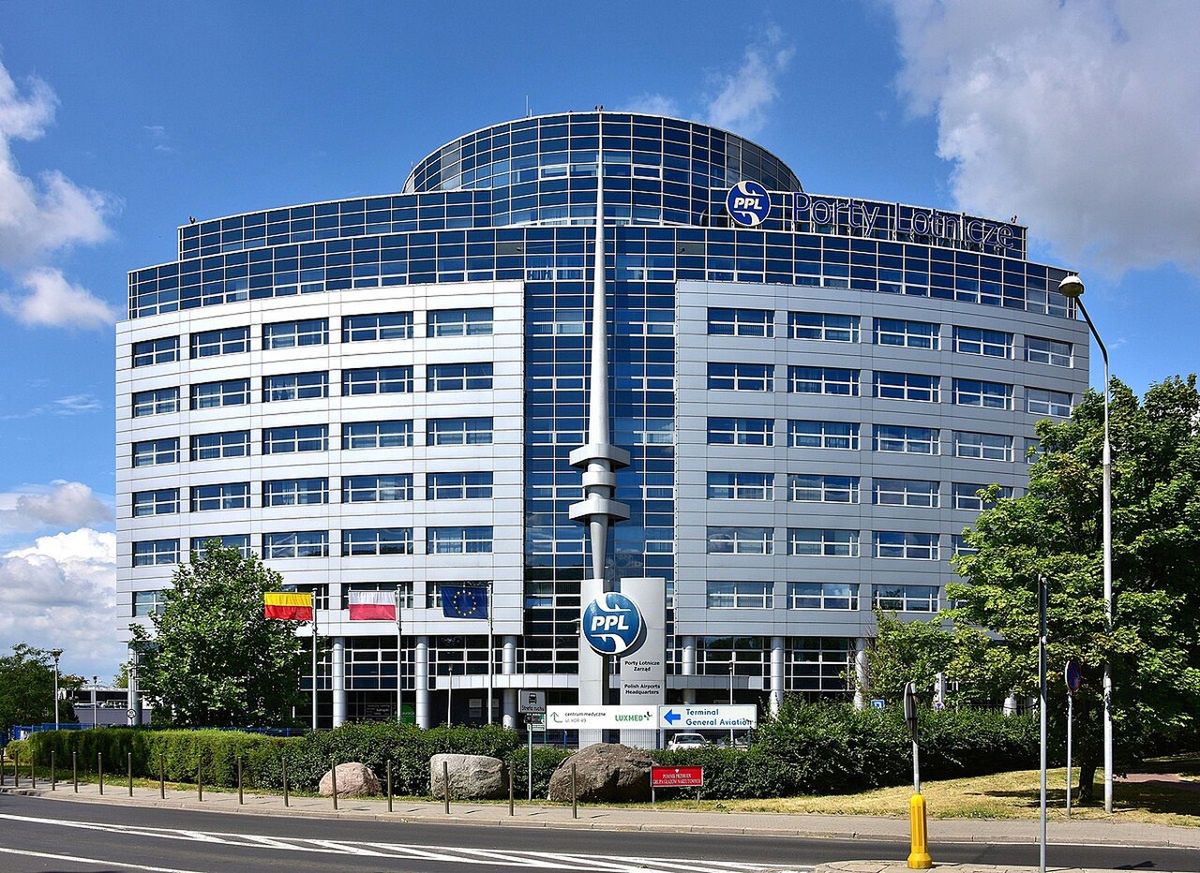 Polskie Porty Lotnicze chcą zmienić logo. Szukają agencji